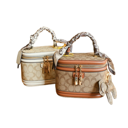 Vanity Monogram Çanta – Kompakt, Çok Yönlü & Zarif