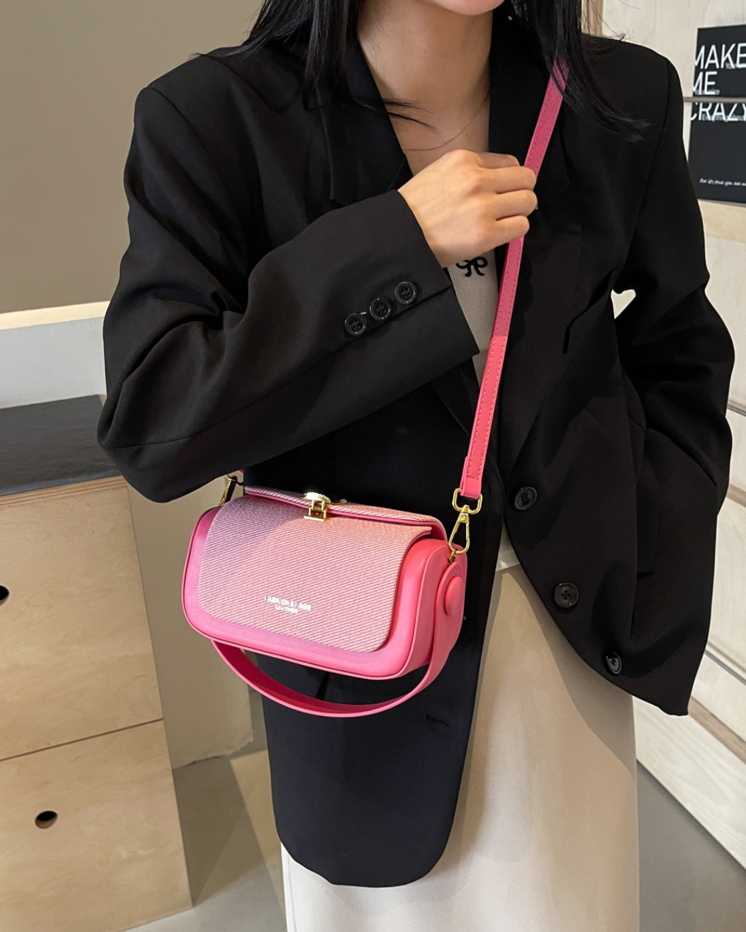 Retro II Renkli Kumaş Kapaklı Crossbody Çanta | Şık ve İşlevsel Tasarım