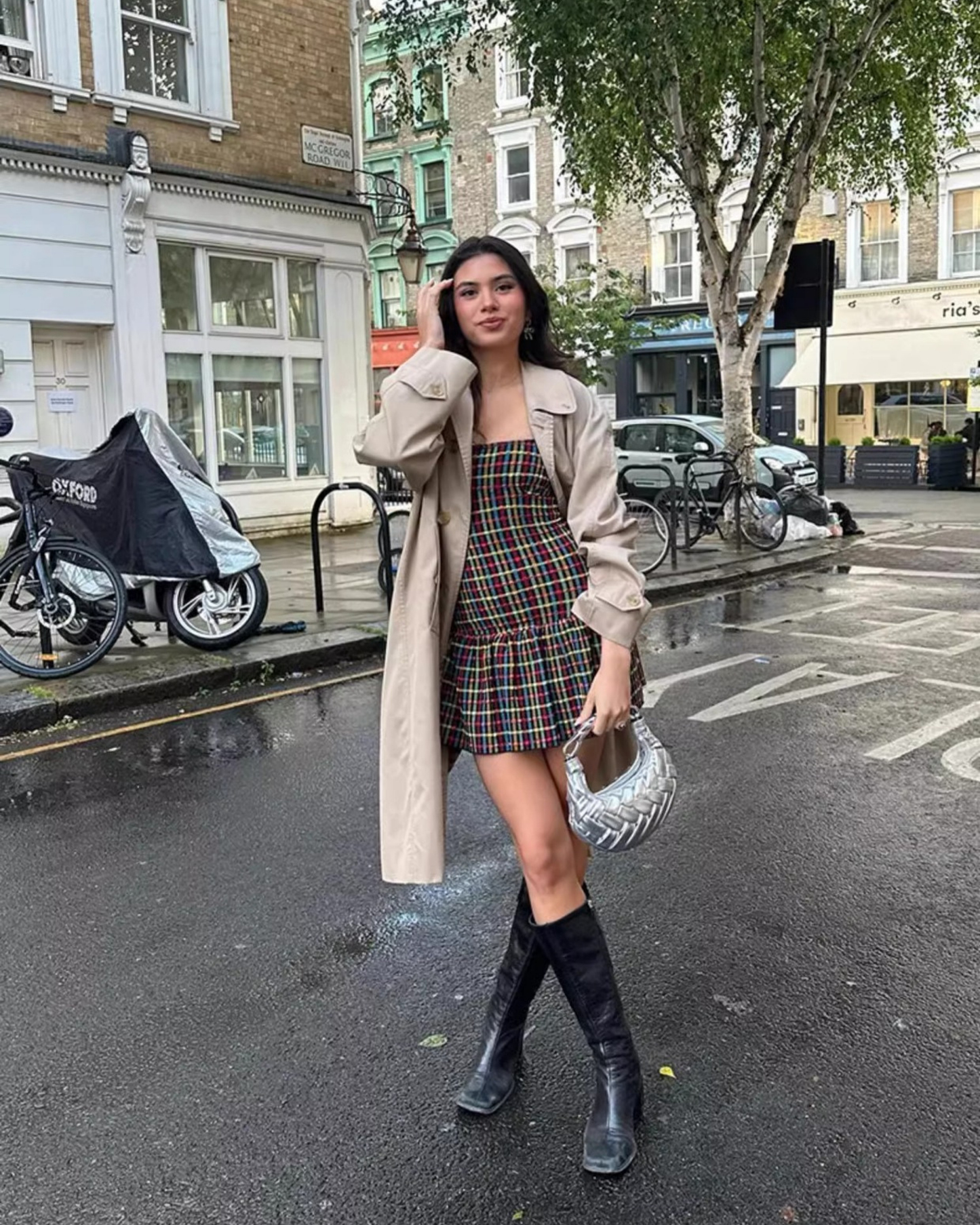 Knitted Deri Kadın Çanta – Metal Saplı, Yuvarlak Formlu Omuz & Kol Çantası