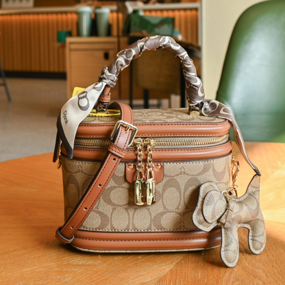 Vanity Monogram Çanta – Kompakt, Çok Yönlü & Zarif