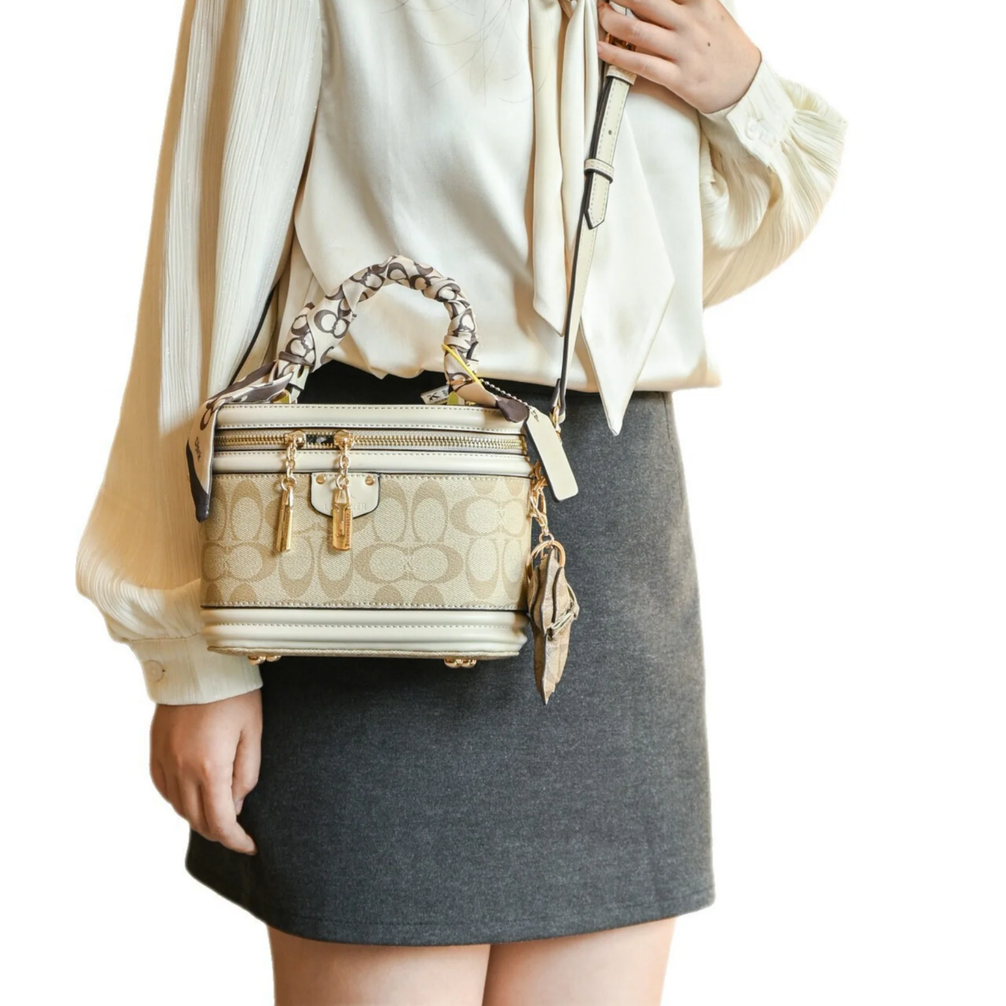 Vanity Monogram Çanta – Kompakt, Çok Yönlü & Zarif