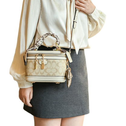 Vanity Monogram Çanta – Kompakt, Çok Yönlü & Zarif