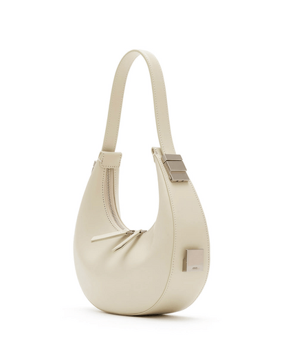 HalfMoon Formlu Deri/Süet Çanta | Modern ve Göz Alıcı Tasarım